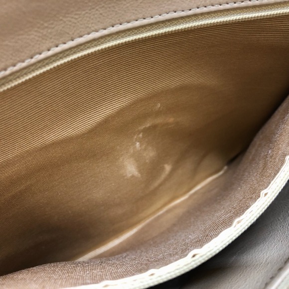 CHANEL Cream Tote Bag - Picture 13 of 15